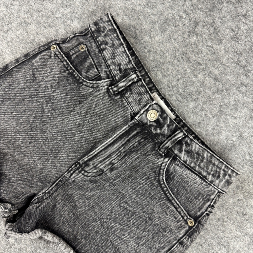 Mango Denim & Tees Black Acid Wash High Rise Raw Hem Jean Shorts Size 2